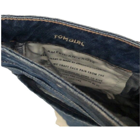 American Eagle AEO Tomgirl Distressed Jeans Size 2 Light Wash - Picture 8 of 13